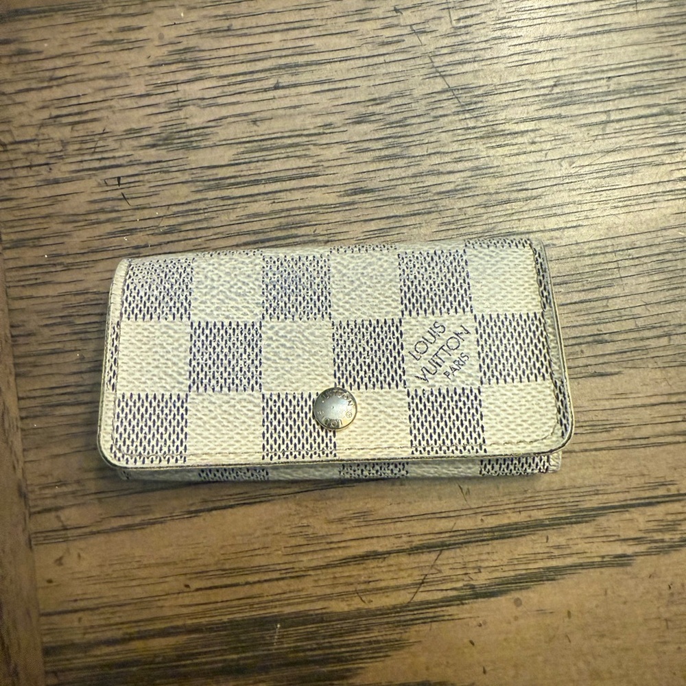 Louis Vuitton Damier key holder